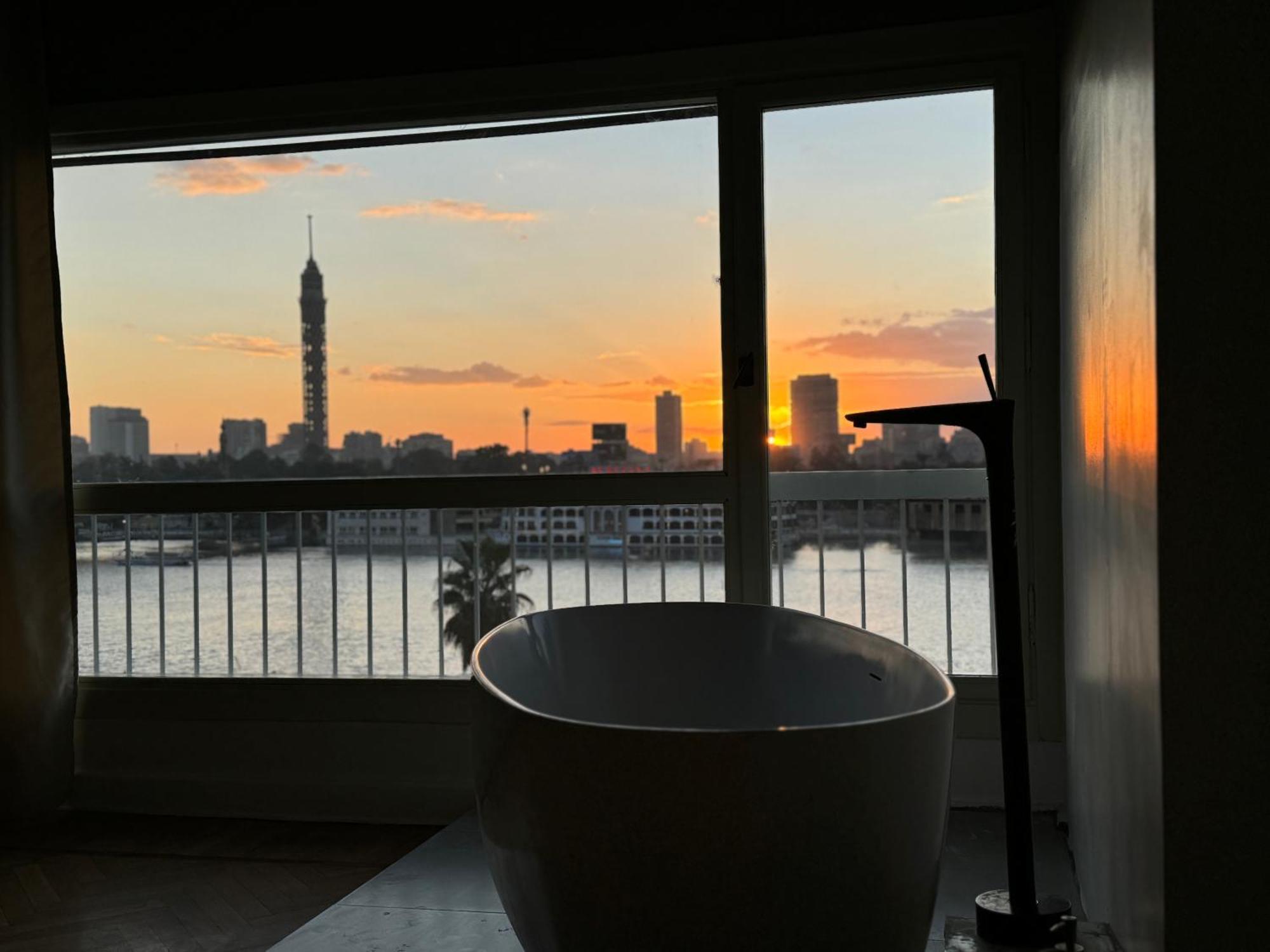 Nile View Luxury Apartment Cairo